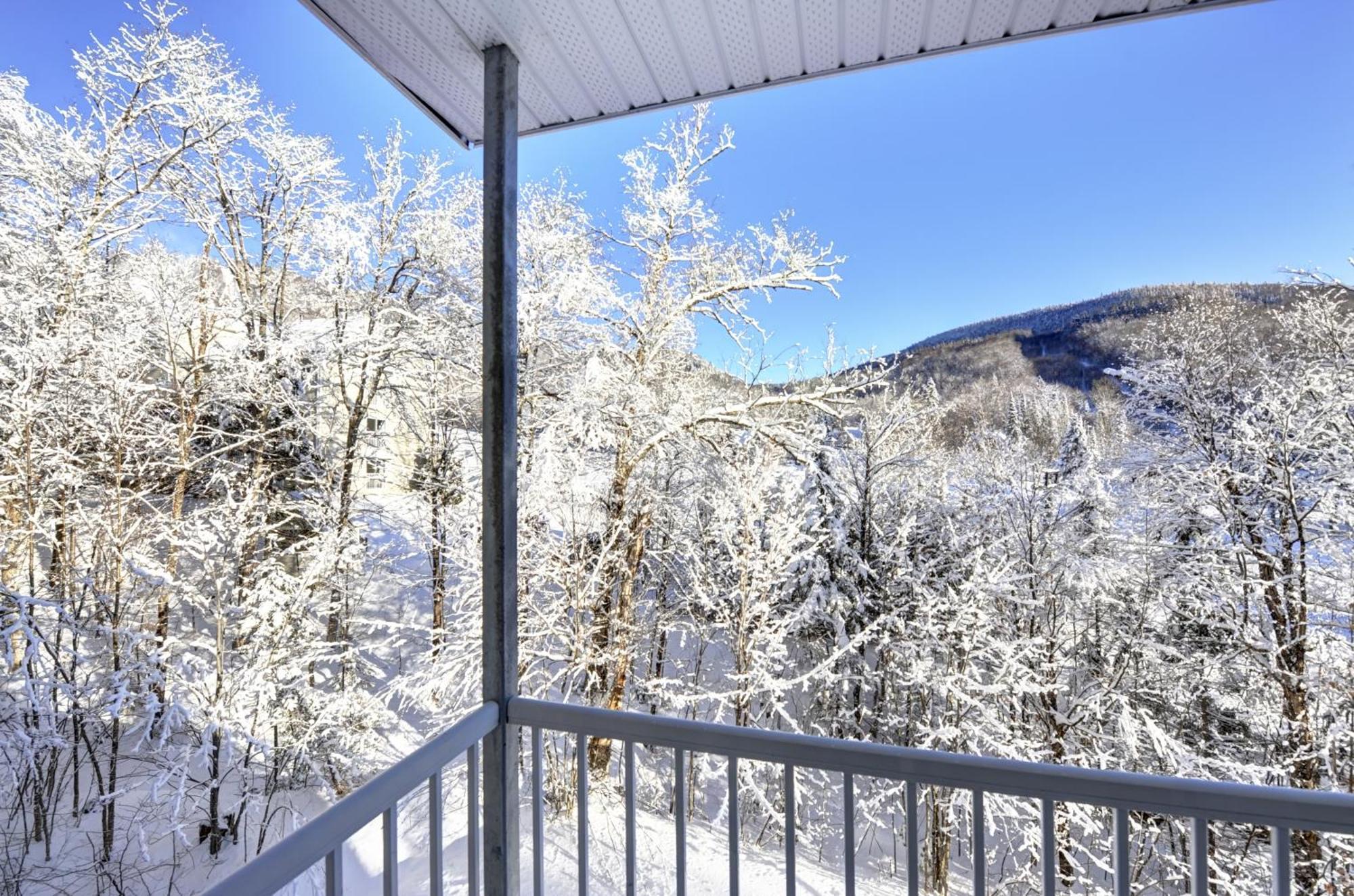 Condo 305 33 Chemin Du Hameau By Les Chalets Alpins Stoneham Buitenkant foto